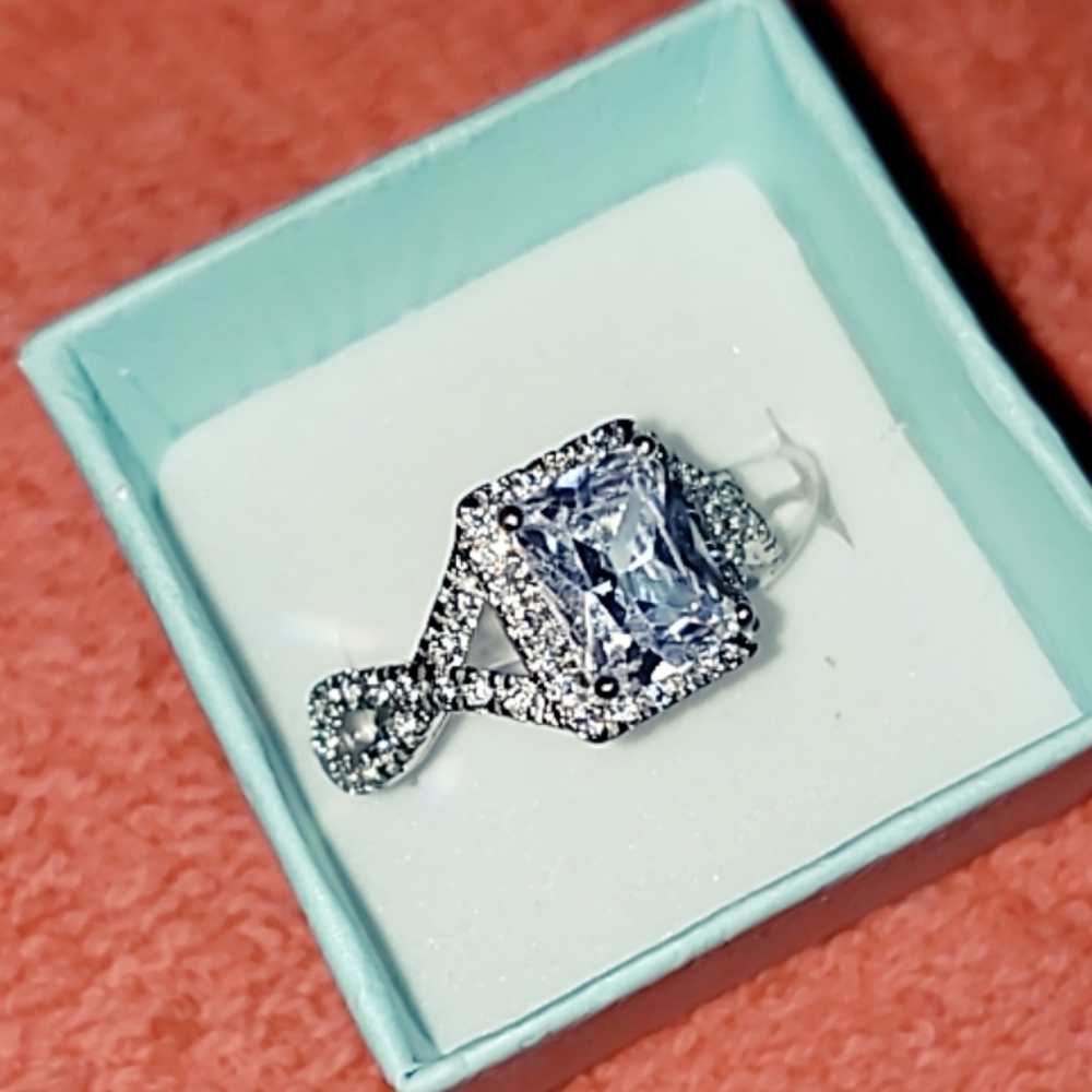 Cubic zirconium ring size 7